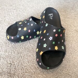 Art class size 4 slides 🌼